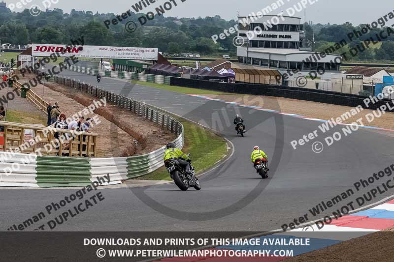 Vintage motorcycle club;eventdigitalimages;mallory park;mallory park trackday photographs;no limits trackdays;peter wileman photography;trackday digital images;trackday photos;vmcc festival 1000 bikes photographs